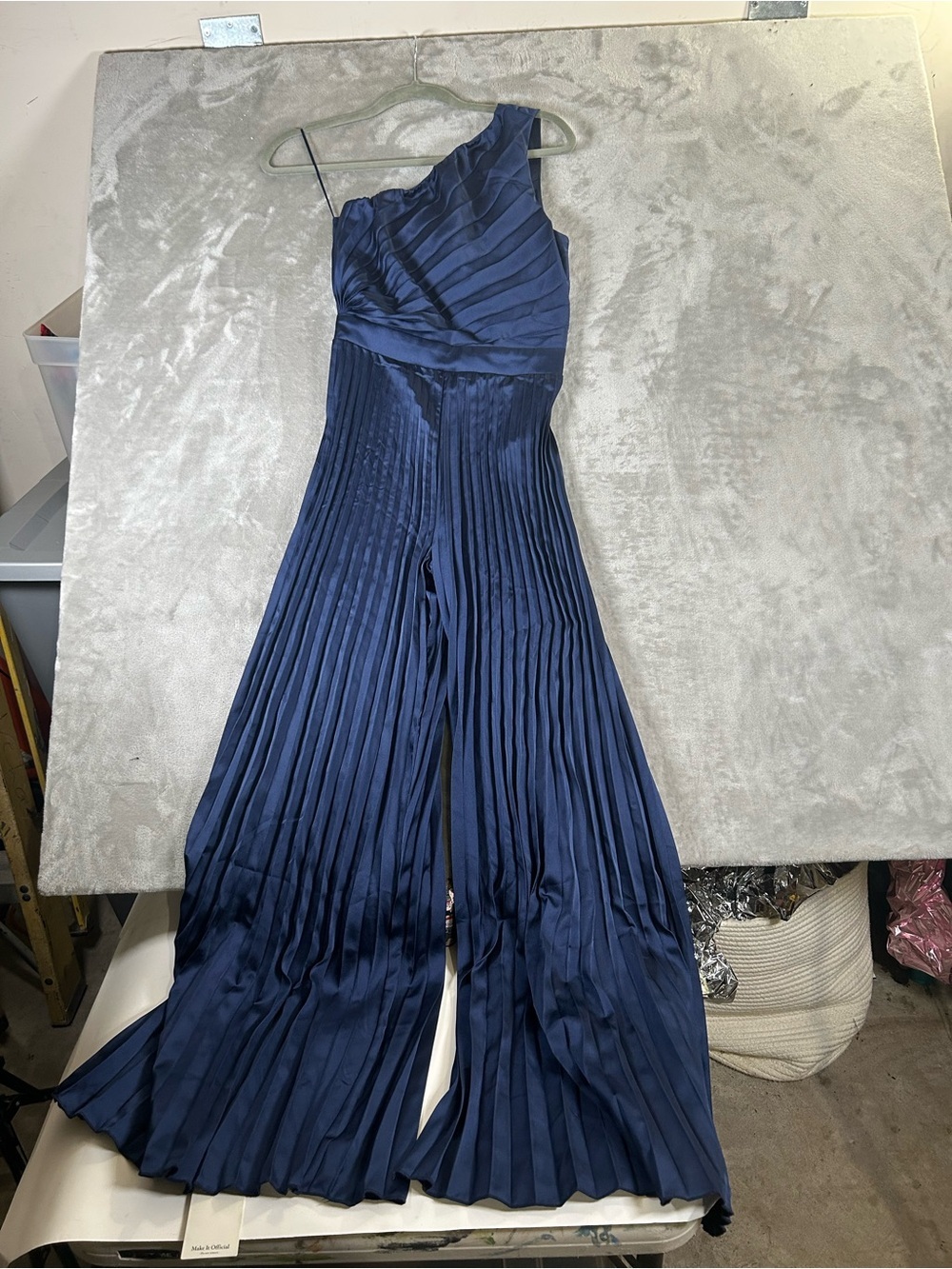 Abercrombie & Fitch NWT One-Shoulder Pleated Wide-Leg Jumpsuit in Navy - Picture 4 of 14